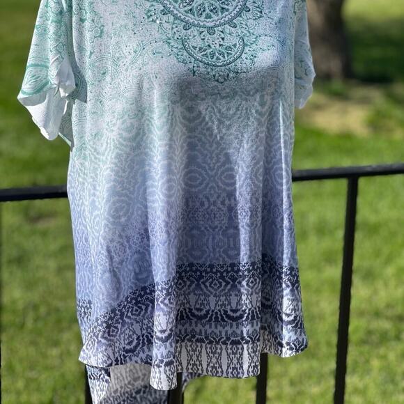 WORLD UNITY women’s XL ombré T-shirt, shades of blue and teal. - Picture 3 of 8